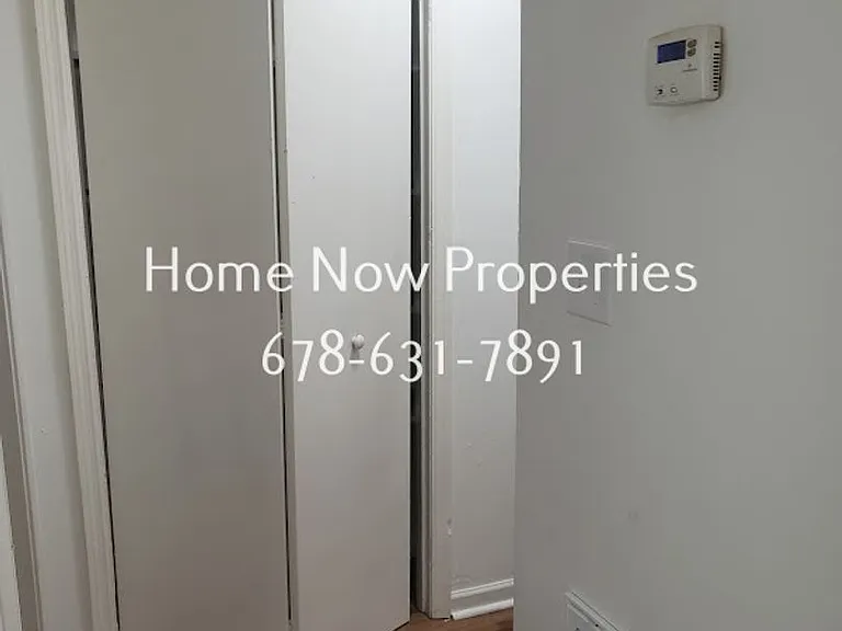 All-Electric Apartment Near MARTA — Photo 8