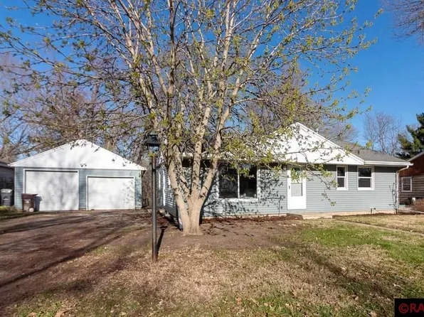 738 Belwood Dr, Mankato, MN 56001