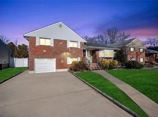 221 Vincent Dr, East Meadow, NY 11554
