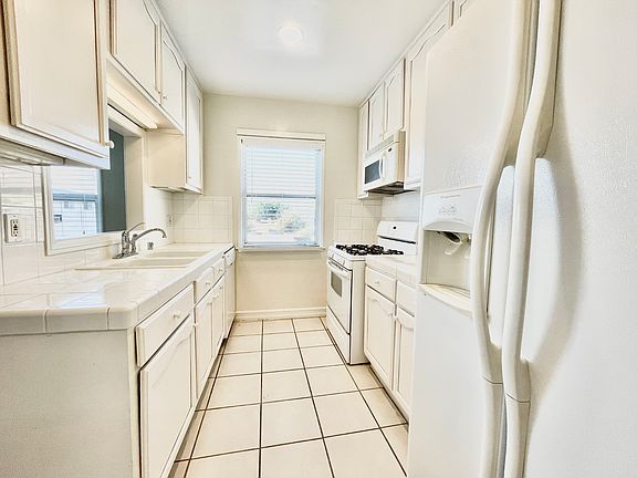 2nd image of 3561 S Centinela Ave