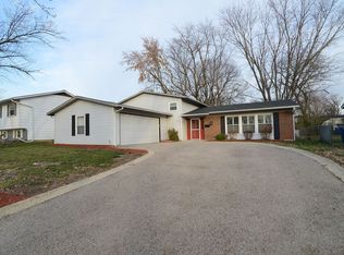 7985 Berkshire Dr, Hanover Park, IL