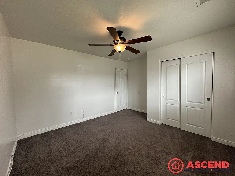 302 Tanner Michael Dr — Photo 8