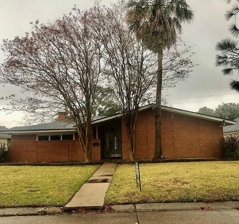 1st image of 3012 Lawrence Ave
