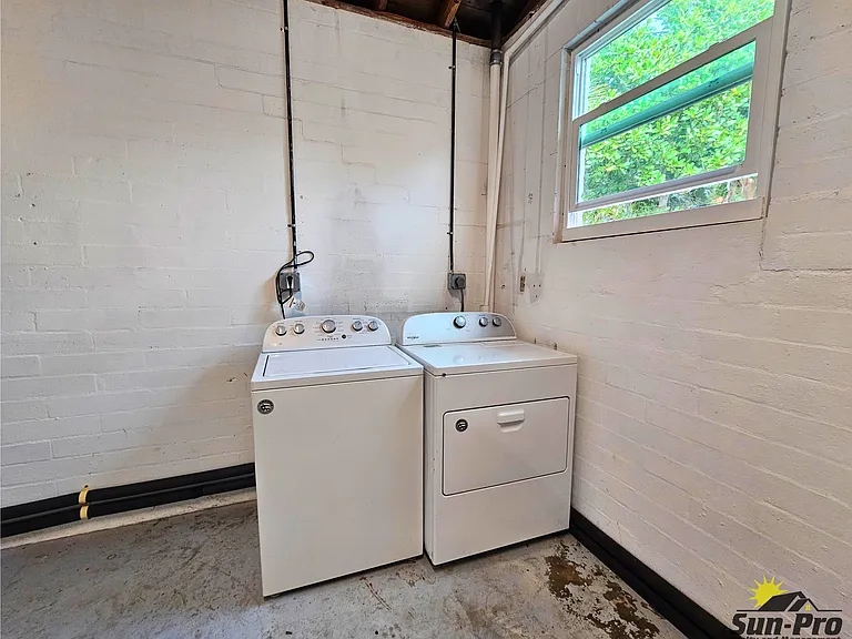 475 Riverside Dr — Photo 39