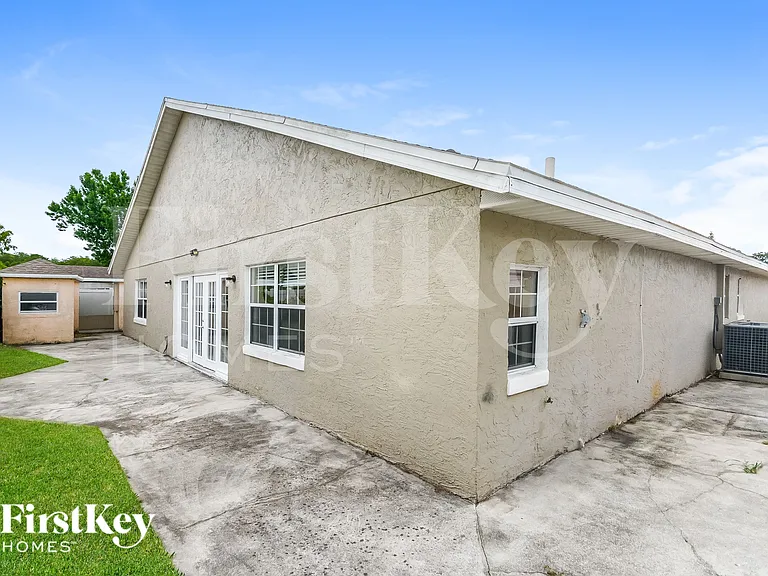 12126 Dakota Woods Ln — Photo 15