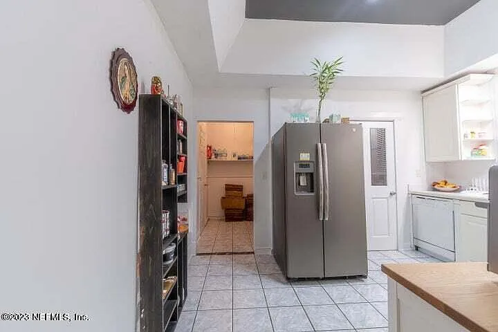 440 E 6th St — Photo 10