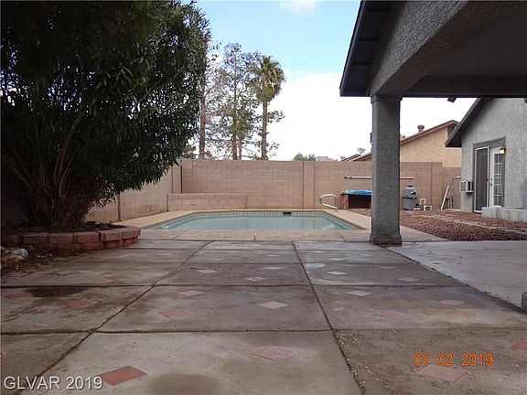 2nd image of 1700 Starbuck Dr