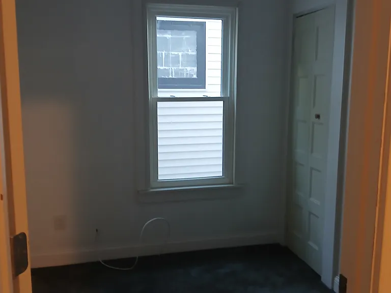 1673 W Grand St — Photo 1