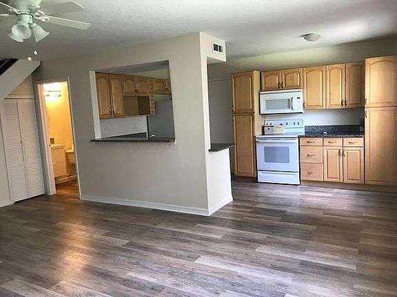 3rd image of 4126 Yellow Pine Ln #29-3