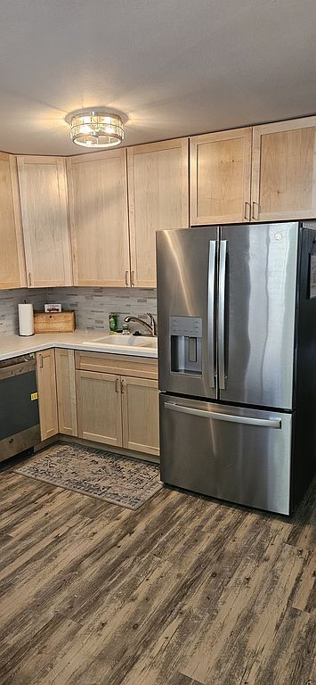 708 7th St SE - Property Image