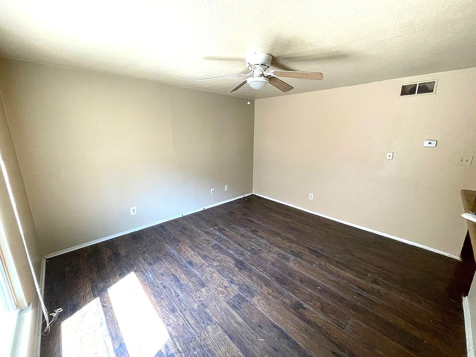 210 N Vandeveer St TX Zillow Apartments for Rent in