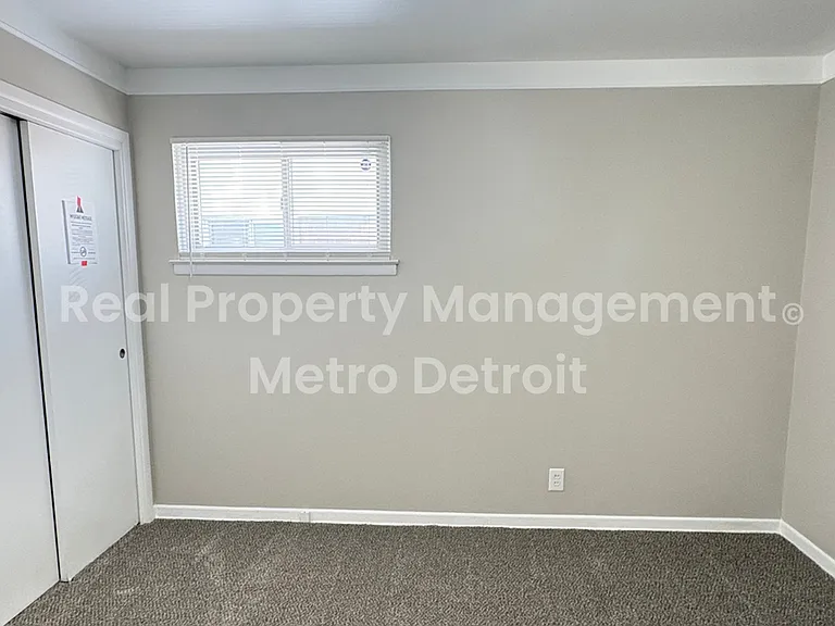 19535 Woodmont St — Photo 10