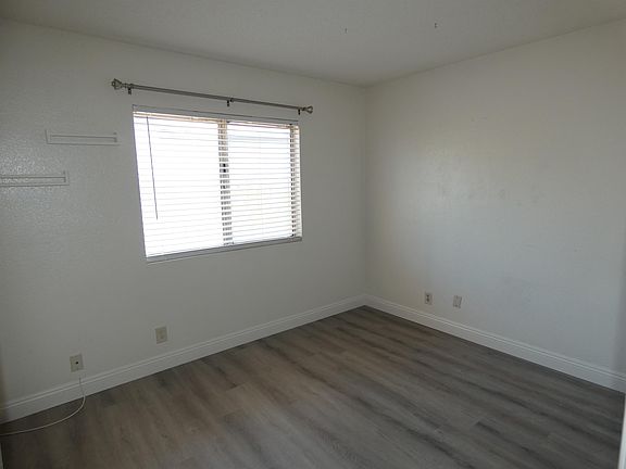 5th image of 10202 Trails End Cir