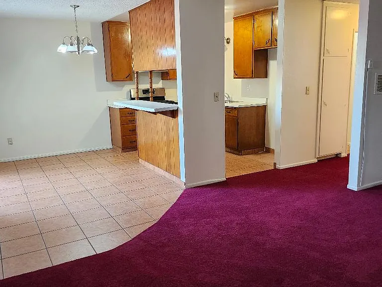 346 E B St — Photo 5