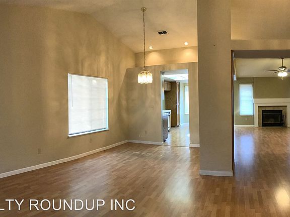 4th image of 8275 Summer Falls Cir