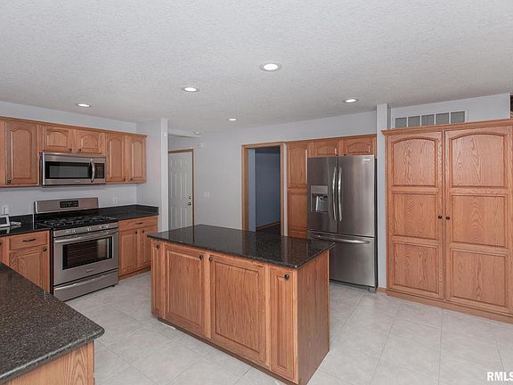 3rd image of 2721 E 59th St