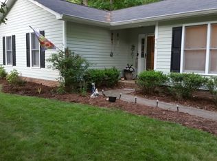 900 Foxborough Rd, Charlotte, NC 28213