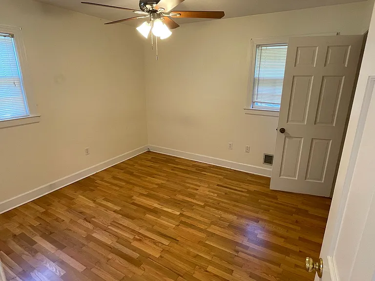 114 S Cardinal Dr — Photo 12
