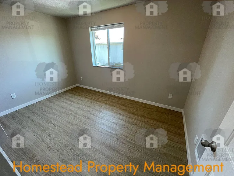 351 N Broad St #1-4 — Photo 15