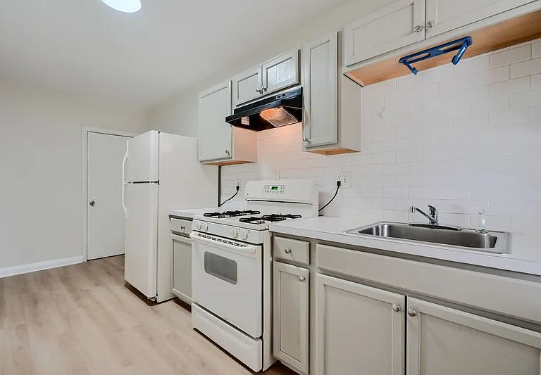 2976 Cornwall Rd #1 — Photo 2