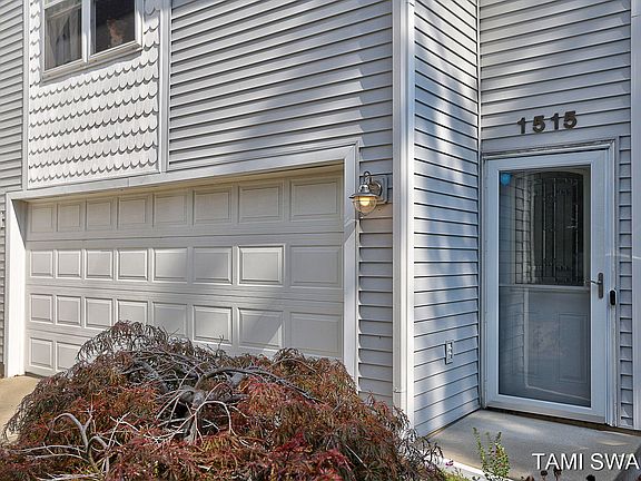 3rd image of 1515 Beechwood Ct