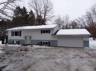 N1969 Evergreen Ln, Waupaca, WI 54981