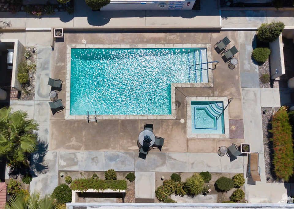 2nd image of 73315 Shadow Mountain Dr Unit 5