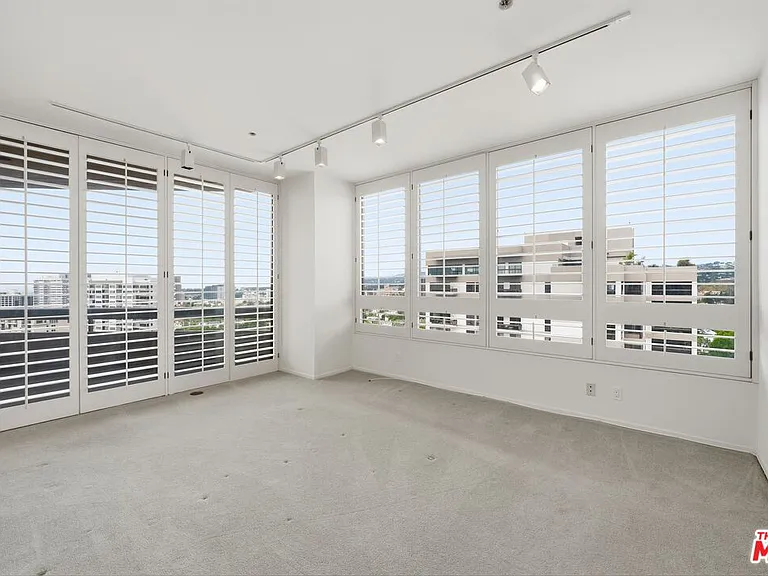 10430 Wilshire Blvd #1701 — Photo 13