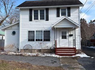 18 Pleasant St, Massena, NY 13662