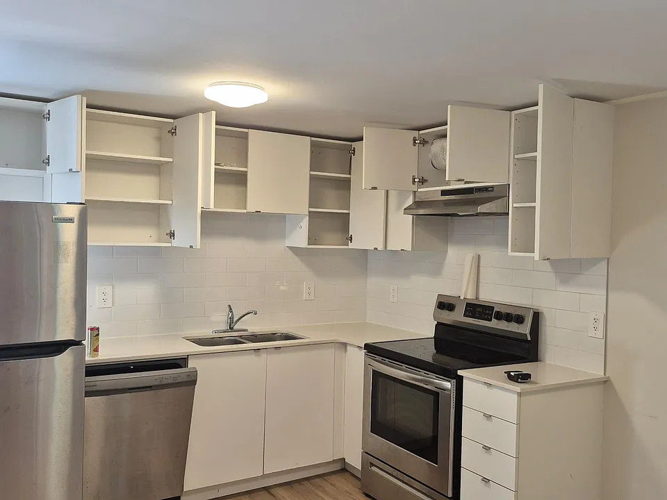 253 Dain Ave #BASEMENT