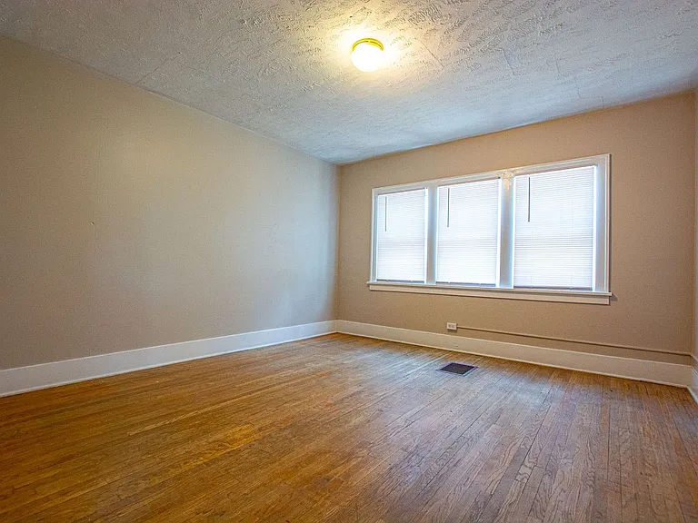 2202 Wirt St — Photo 12