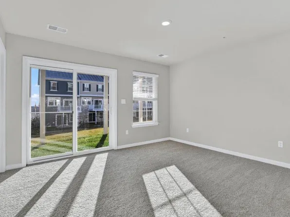 28 Axios Way, Rosedale, MD 21237