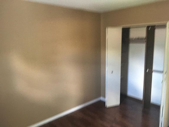 5th image of 1602 Amblewood Dr APT 4