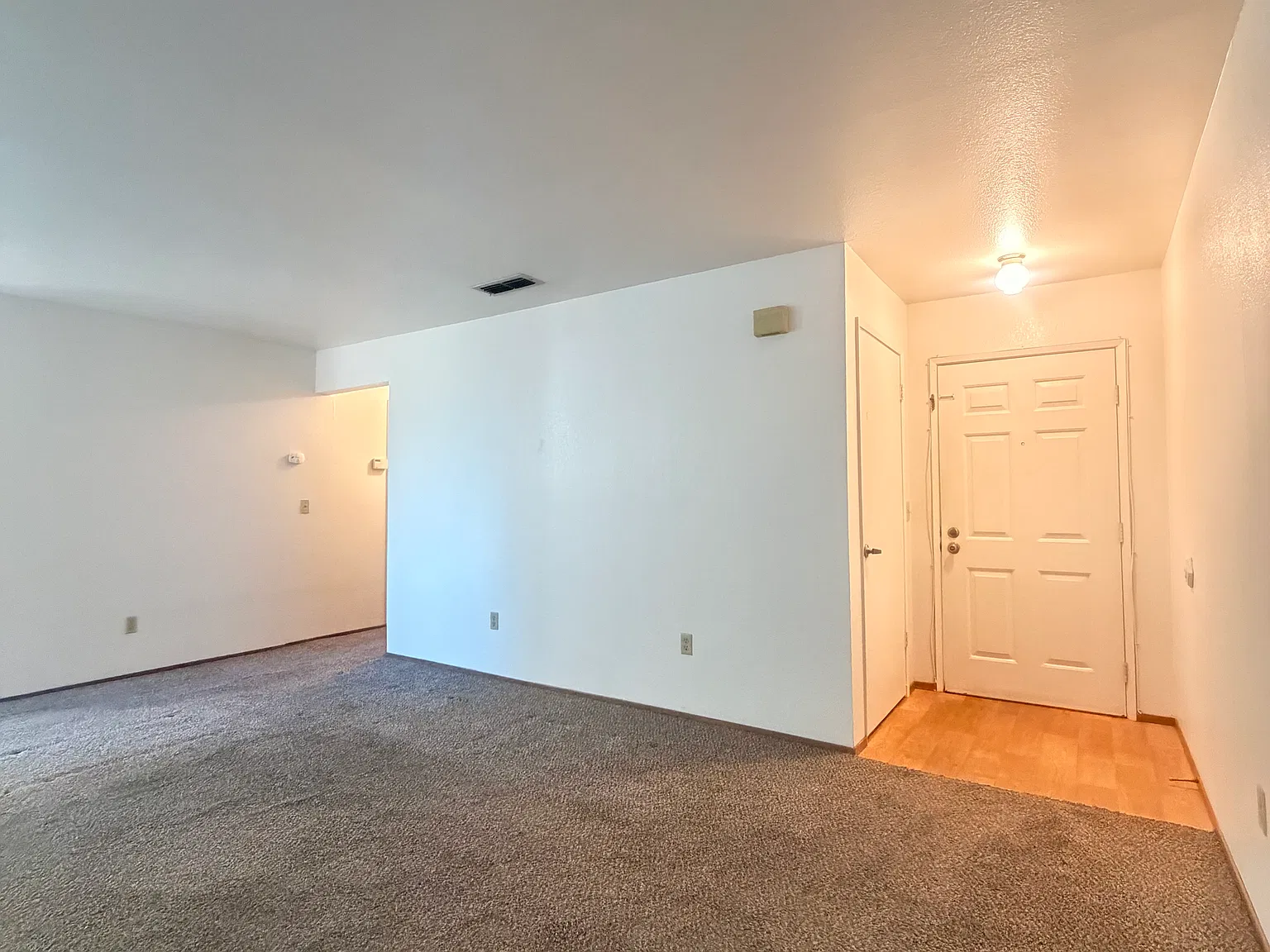 2 bed, 900 sqft, $1,595 — Photo 2
