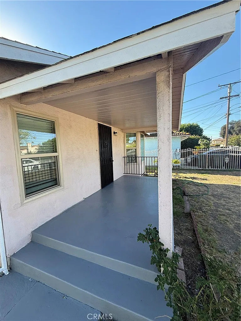 2 bed, 1041 sqft, $2,350 — Photo 2
