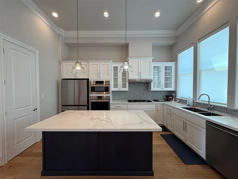 824 Cage St — Photo 4