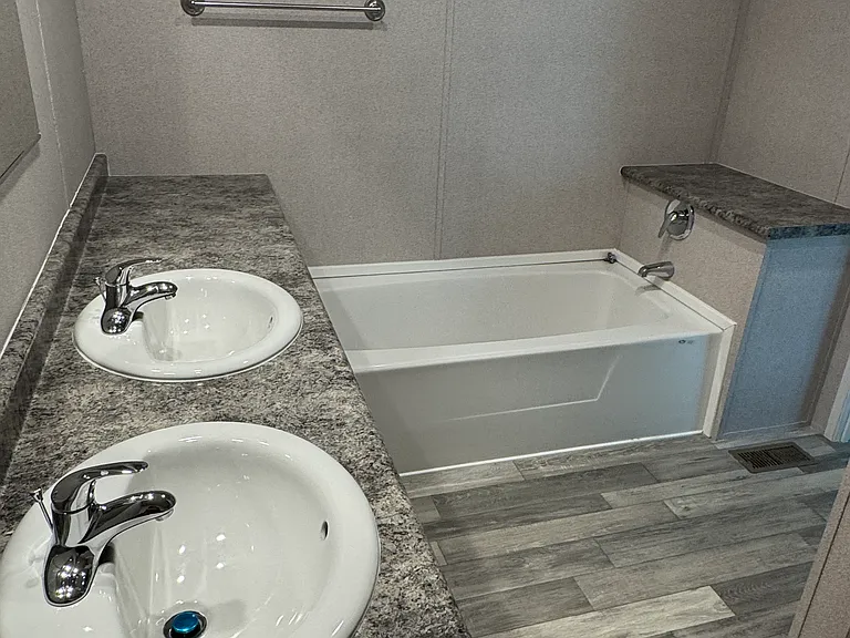 903 SW 24th St #903 — Photo 13