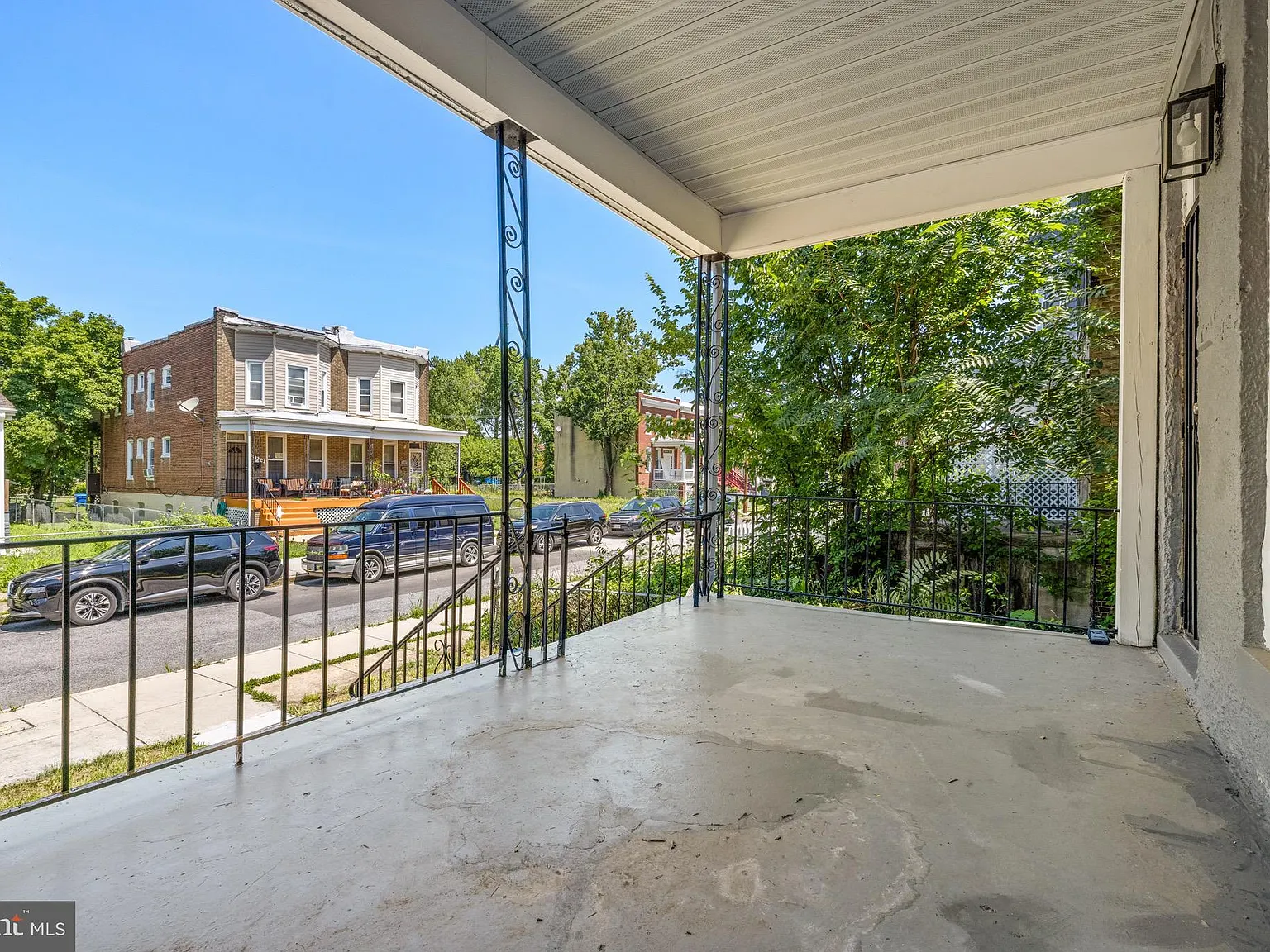 4 bed, 2.5 bath, $2,500 — Photo 4