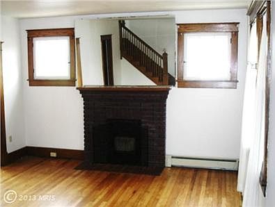 Living Room with gas fire place