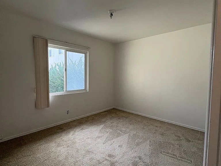 346 Palos Verdes Blvd — Photo 11