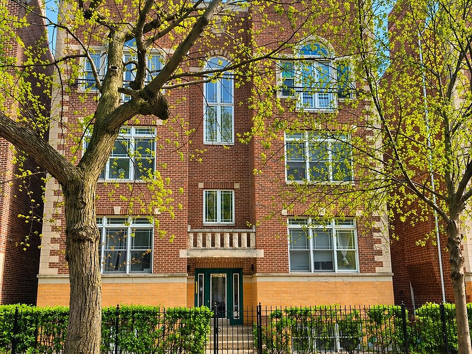 1st image of 4237 N Kenmore Ave APT Gn