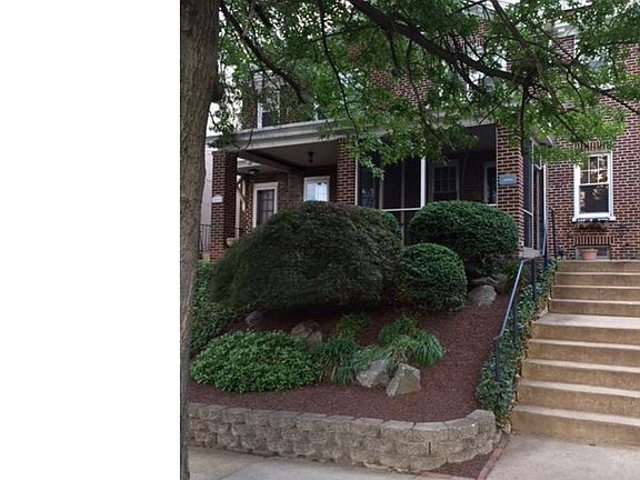 3rd image of 1120 N Clayton St