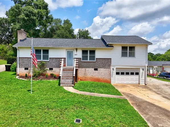 317 Bentwood Rd, Piedmont, SC 29673