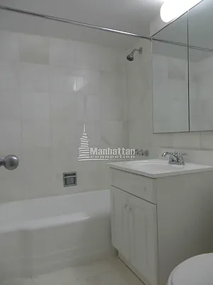 Rented by Manhattan Connection | media 29