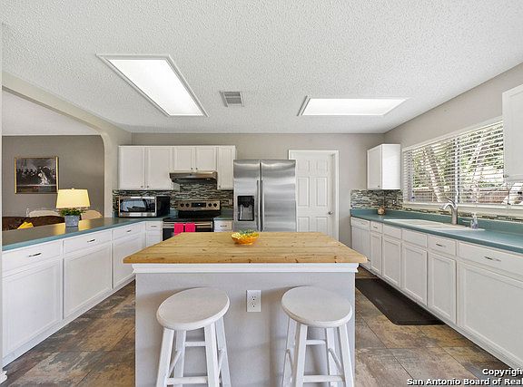 3rd image of 10502 Westfield Pl