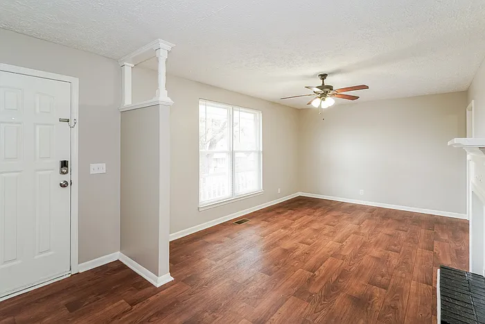 3652 Chesapeake Dr — Photo 4