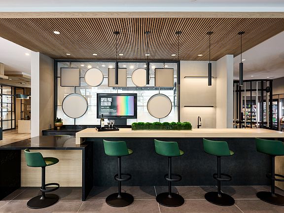 Chef-inspired demonstration kitchen and lounge