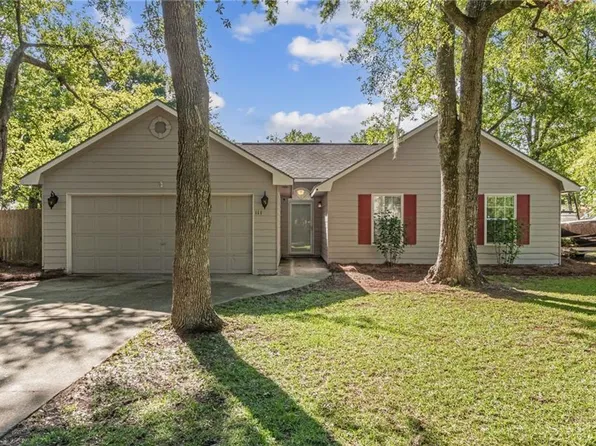 111 Lakeside Dr, Kingsland, GA 31548