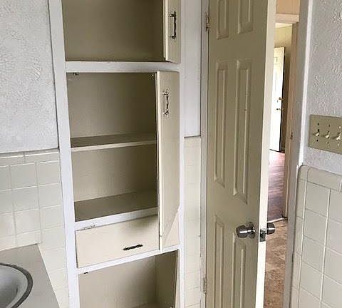 4th image of 3209 Grider Cir #1