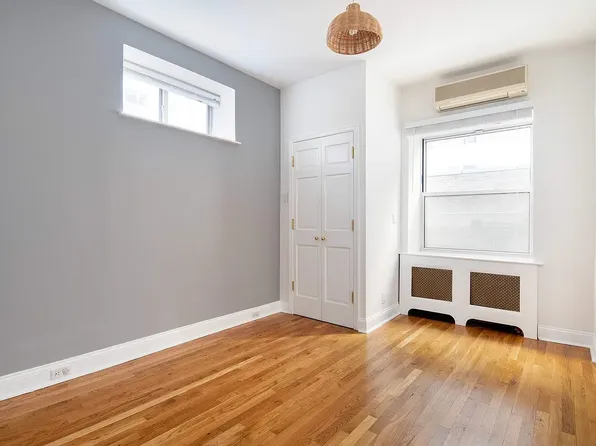 61 East 77th Street image 8 of 13